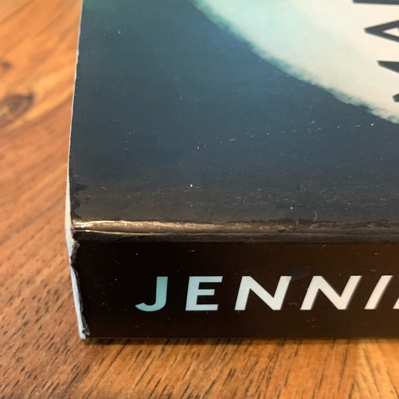 📚2/$12📚 Novel Manhattan Beach by Jennifer Egan - Picture 3 of 6